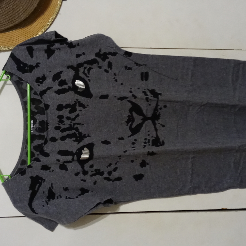 Express leopard t-shirt